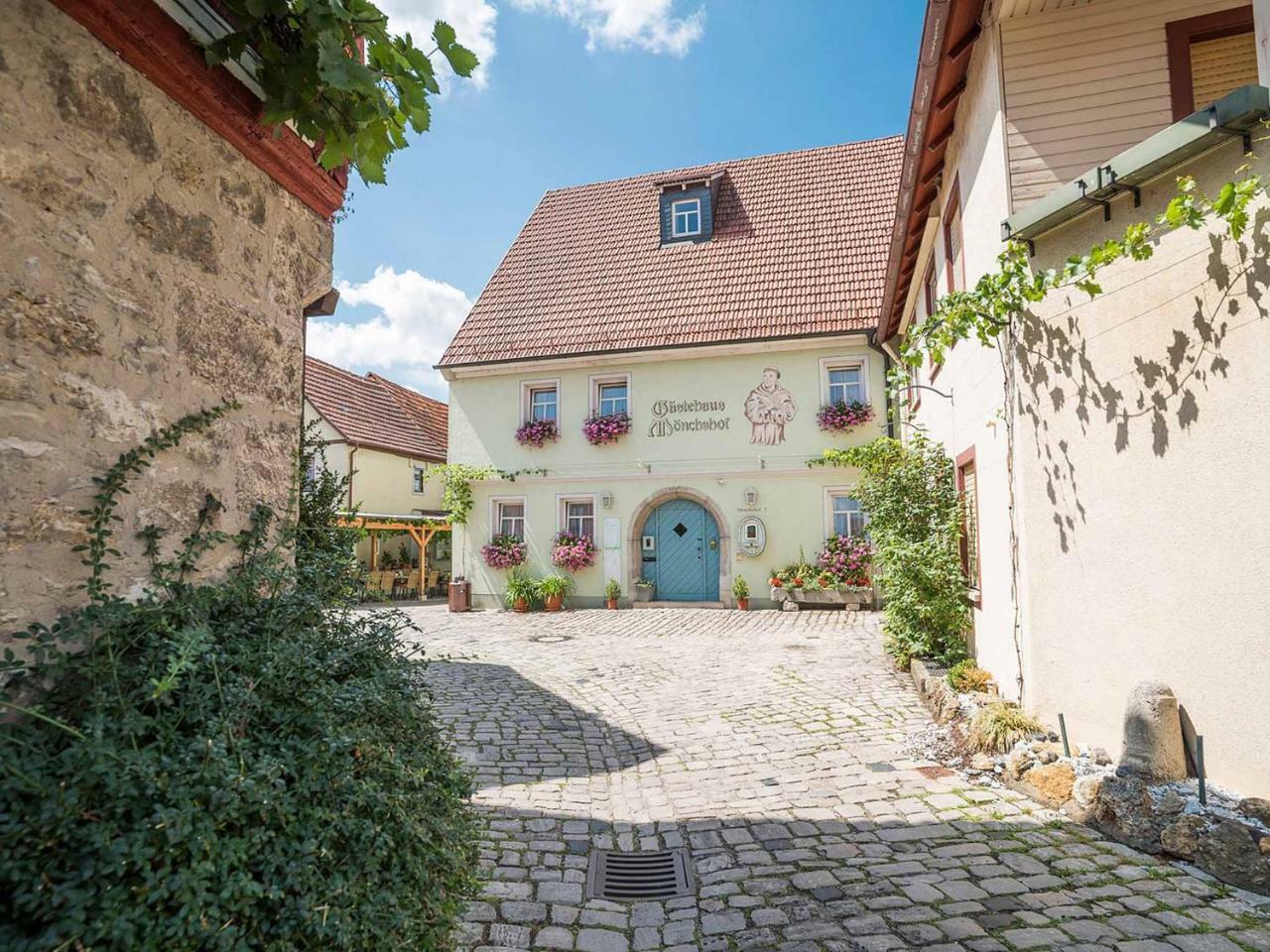 Gaestehaus Moenchshof Sommerhausen Exterior foto
